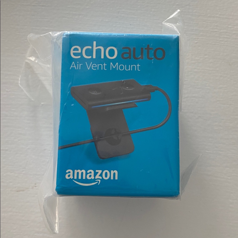 Amazon Echo Auto in Black - Picture 3 of 3